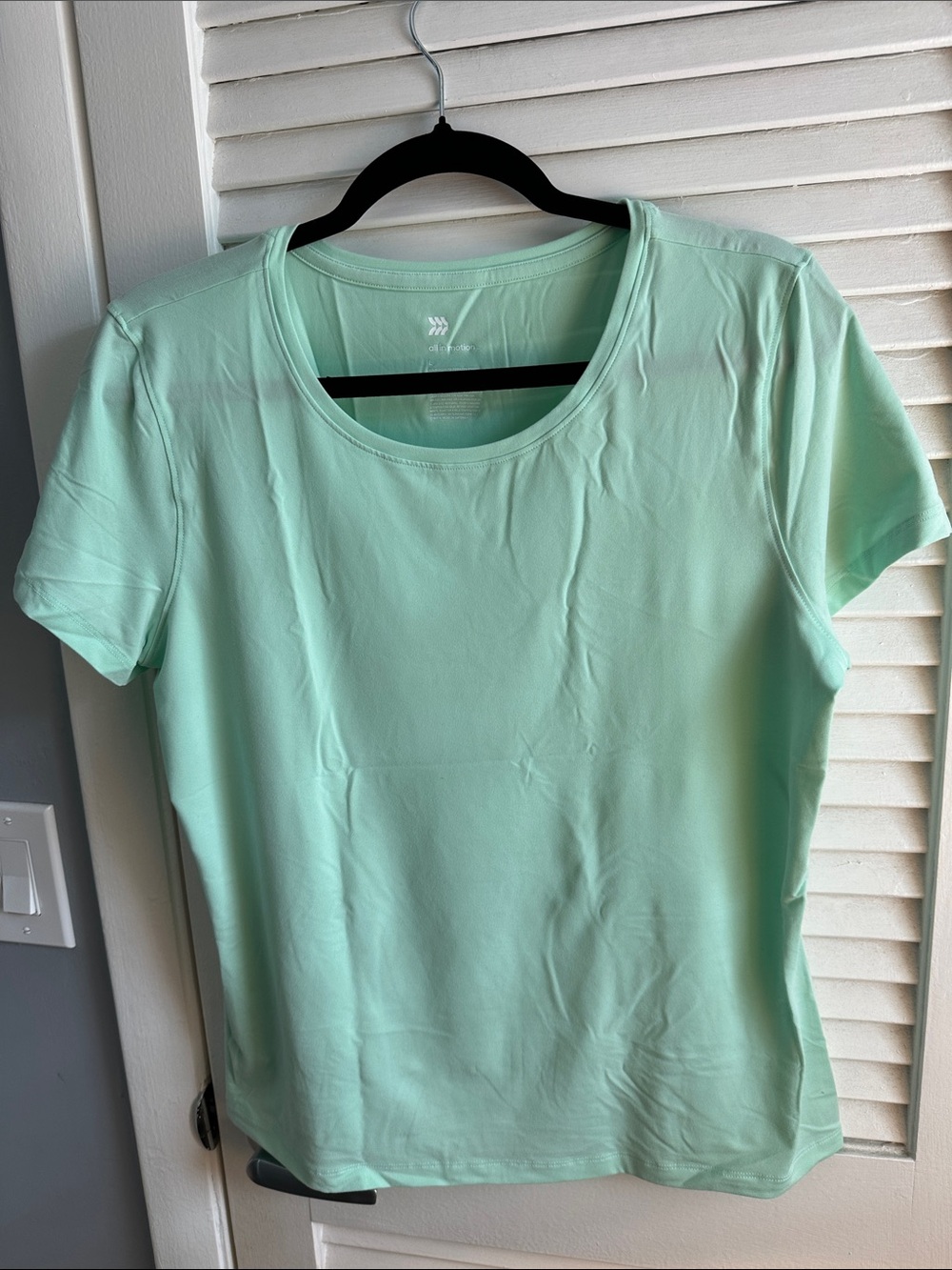 All in motion tee Large NWOT mint green